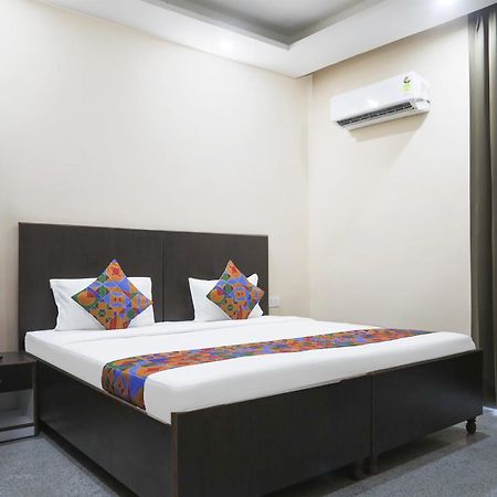 Fabhotel Bliss Premium Gurgaon Exterior foto